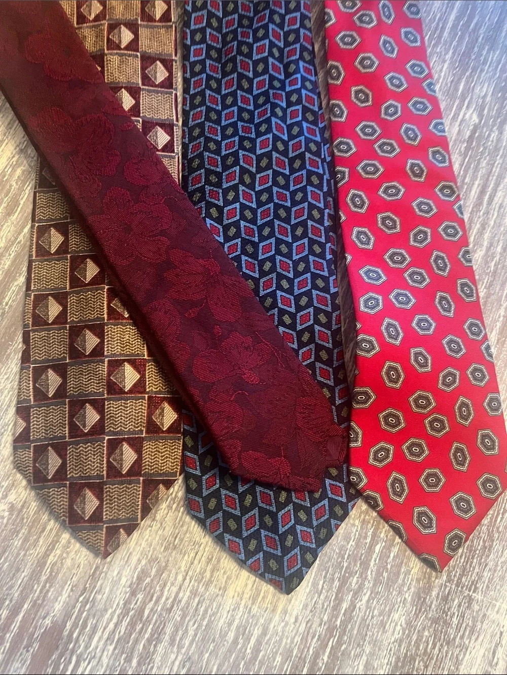 Assorted set of 4 Men's Burgundy, red & Blue patterned  Ties. Business Style